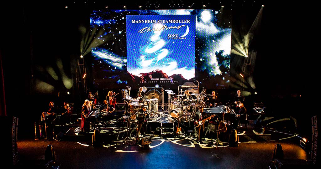 Crowd at a Mannheim Steamroller Christmas show